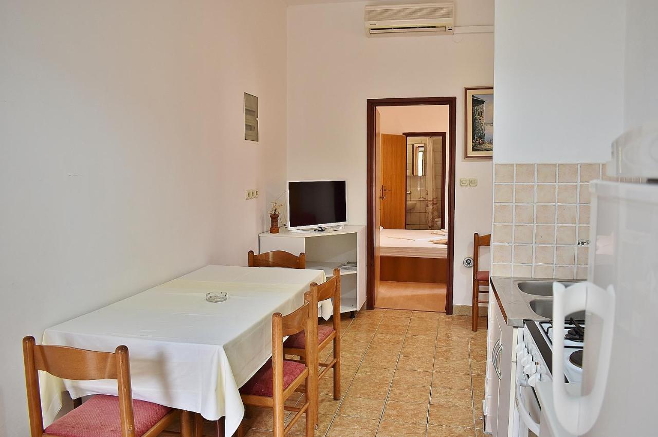 Apartament Banjol Exterior photo