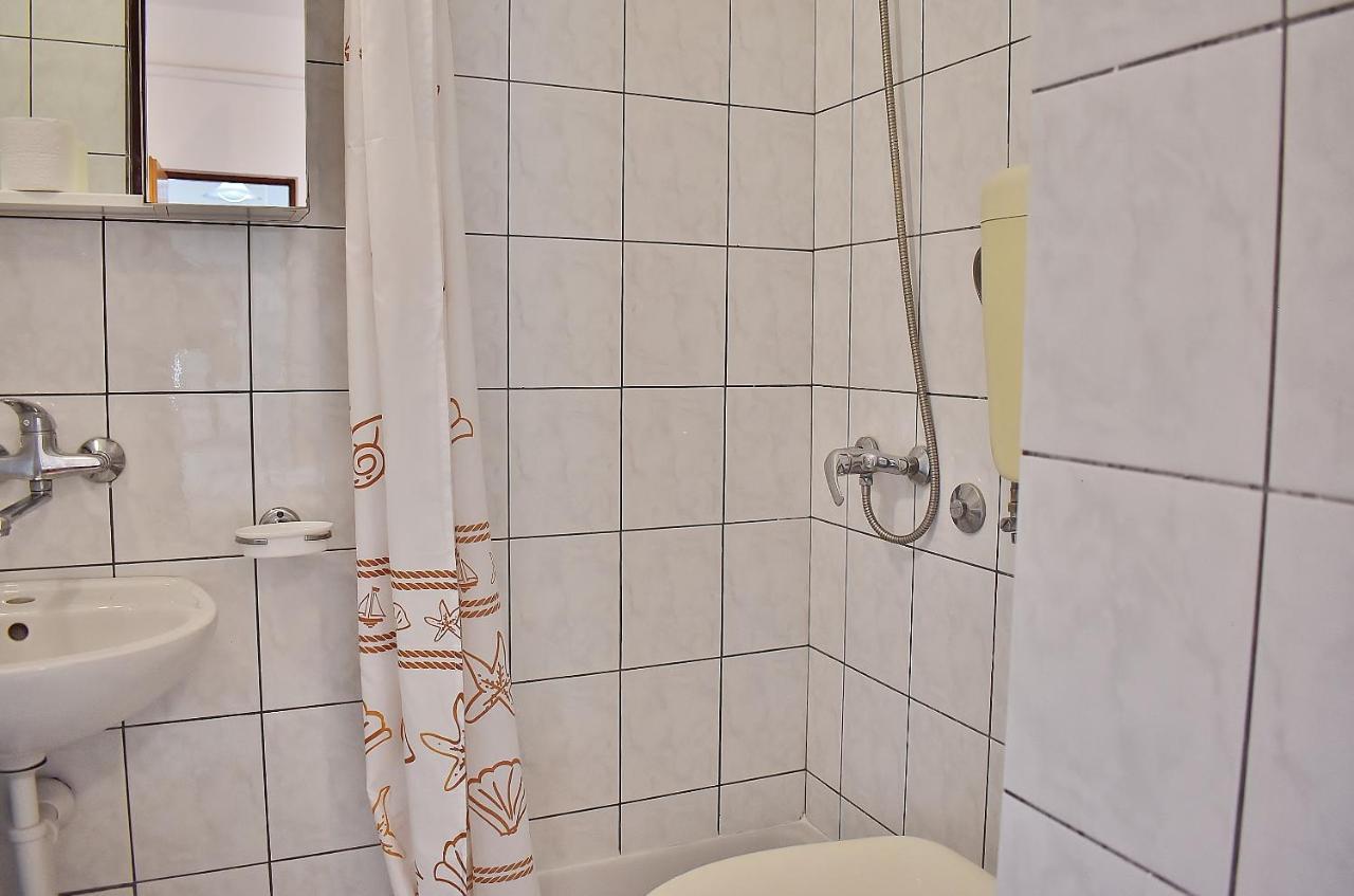 Apartament Banjol Exterior photo