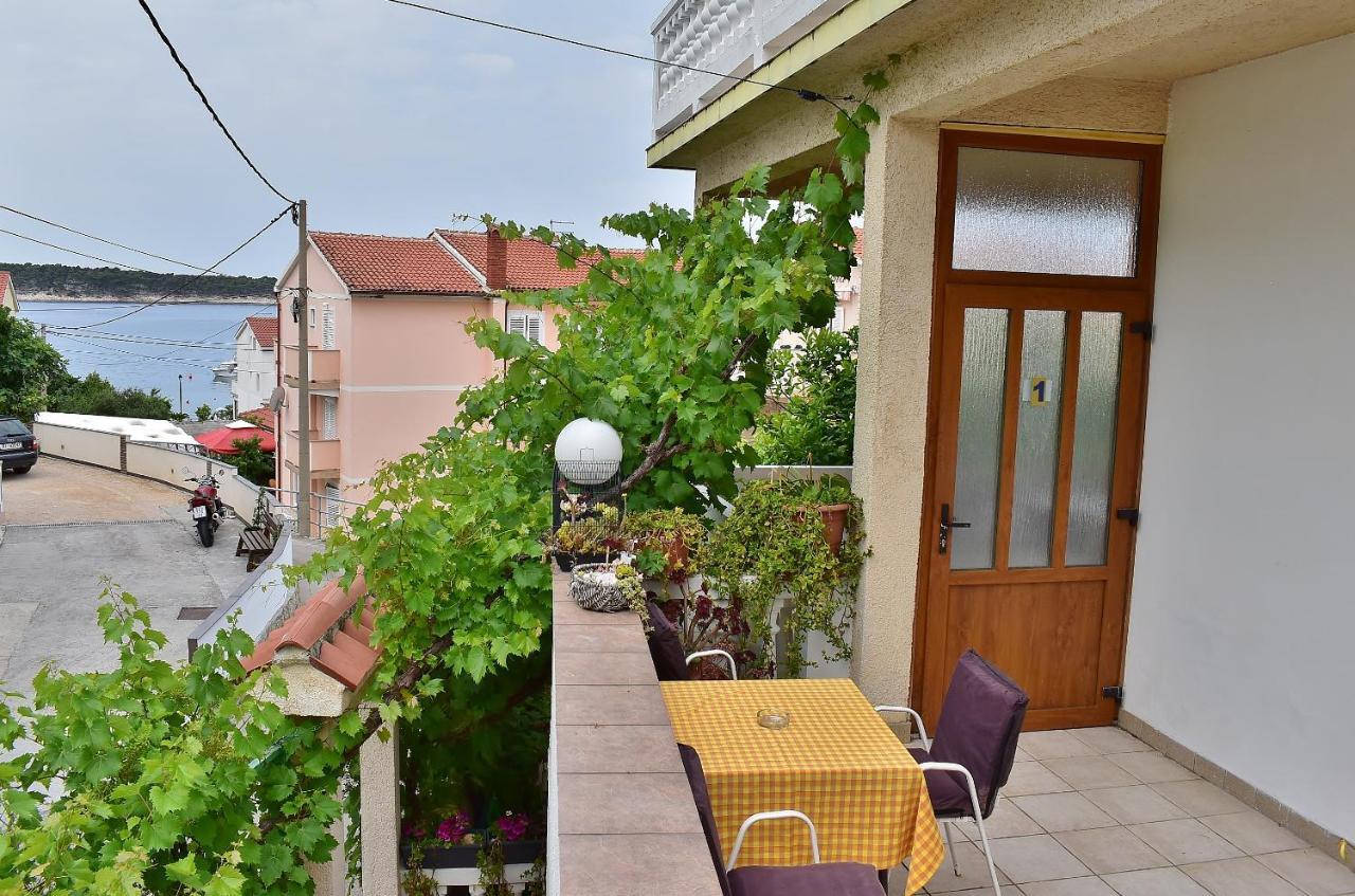 Apartament Banjol Exterior photo