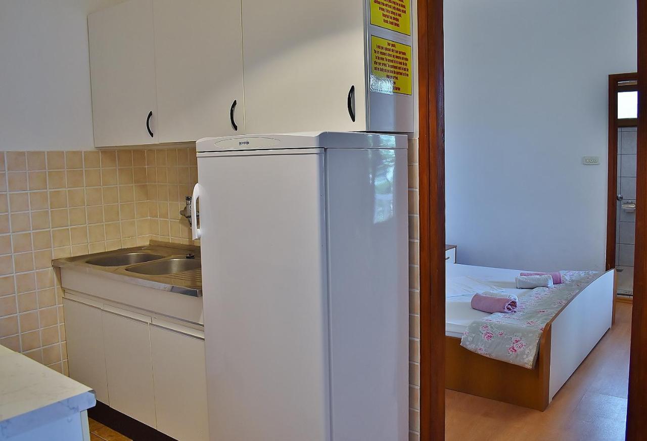 Apartament Banjol Exterior photo